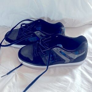 DG boys sneakers size 7.5